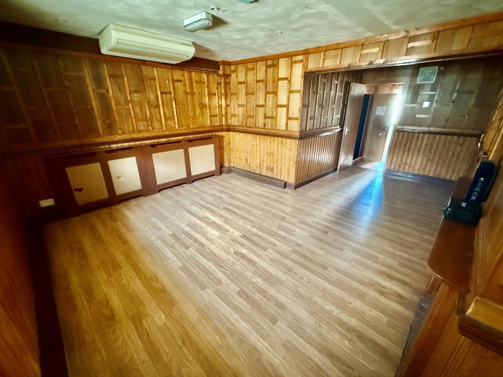 Lot: 11 - FOUR STOREY DOUBLE FRONTED BUILDING WITH POTENTIAL - Lower ground floor